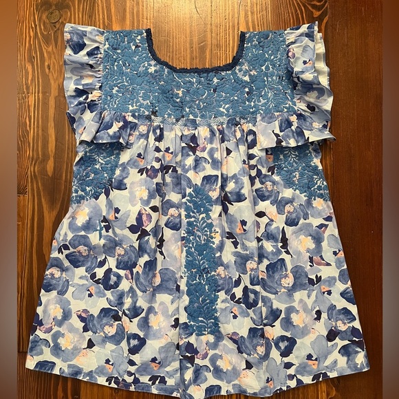 MI GOLONDRINA Soledad Blouse Blue and White Floral - Picture 2 of 7